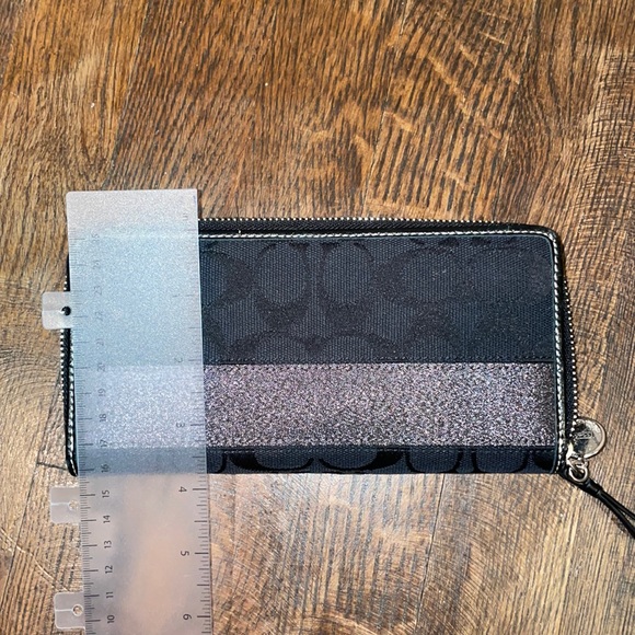 Coach Wallet - Picture 6 of 7